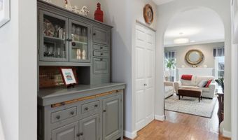 2712 KENWOOD Ave, Alexandria, VA 22302