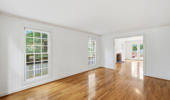 2904 N 4TH St N, Arlington, VA 22201