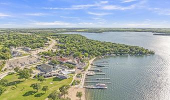 41 Dewey St, Arnolds Park, IA 51331