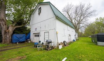 6748 Cedar St, Akron, NY 14001