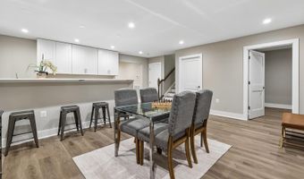 735 N GEORGE MASON Dr, Arlington, VA 22203