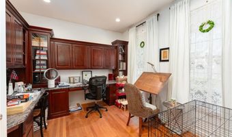 167 Meadow Ln, Middletown, RI 02842
