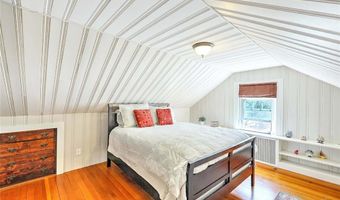 32 Chapin Rd, Barrington, RI 02806
