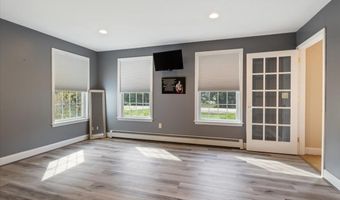 4 Dunnmoore Dr, Bow, NH 03304