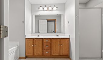 6524 154th St W 107, Apple Valley, MN 55124