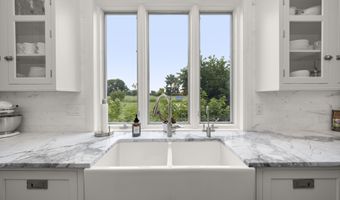 2760 N Territorial Rd W, Ann Arbor, MI 48105