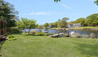 106 N River Dr, Narragansett, RI 02882