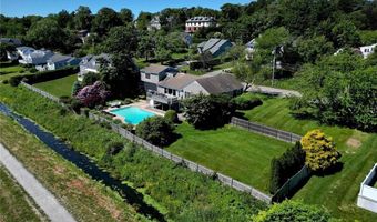 172 Eustis Ave, Newport, RI 02840