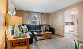 1833 N OWAISSA St, Appleton, WI 54911