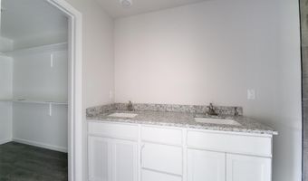 111 LLOYD HENDERSON Rd, Beebe, AR 72012