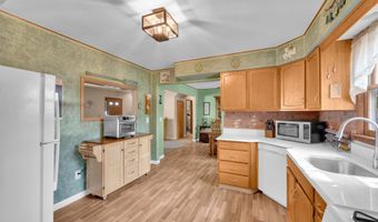 721 Cable Ave, Beachwood, NJ 08722