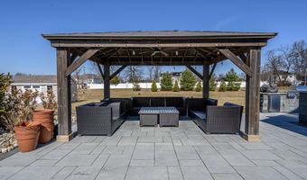 41 Gina Dr, Allentown, NJ 08501