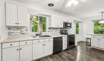 1331 E Oregon Rd, Adrian, MI 49221
