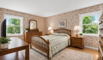 58 Brookview Ln, Aberdeen, NJ 07747
