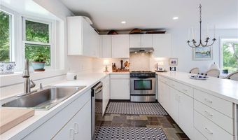 140 Connection St, Newport, RI 02840