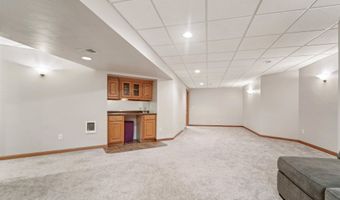 228 E THORNBROOK Ln, Appleton, WI 54913