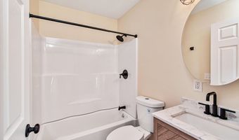 21 Moonlight Dr, Barre, VT 05641