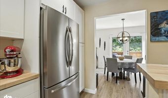 6622 Lakeway Dr, Anchorage, AK 99502