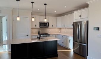 1 Longview Dr 306, Atkinson, NH 03811