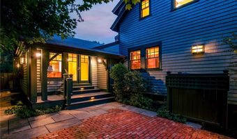 137 Narragansett Ave, Jamestown, RI 02835