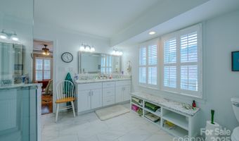 8 Creekside Way, Asheville, NC 28804