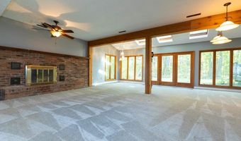 19121 Brewster Rd, Aurora, OH 44202