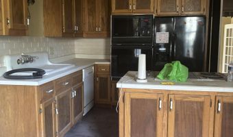 211 S Hickory St, Aberdeen, MS 39730