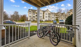 3704 EXCALIBUR Ct 104, Bowie, MD 20716