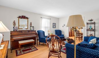 107 Forestdale Dr, Boiling Springs, SC 29316