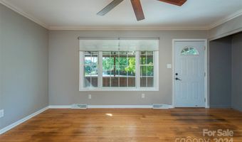 6 Eva Cir, Asheville, NC 28806