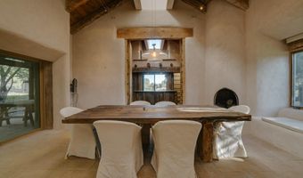 26 La Canada Rd, Arroyo Seco, NM 87514
