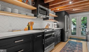 28 SWAN St, Lambertville, NJ 08530