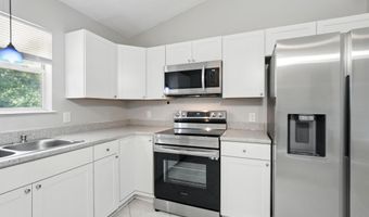 257 JASMINE St, Atlantic Beach, FL 32233