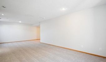1415 Deerfield Dr, North Liberty, IA 52317