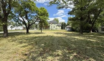 51 Broadway St, Baileyville, ME 04694