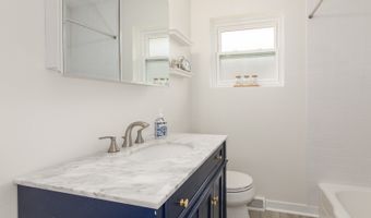 302 S Patton Ave, Arlington Heights, IL 60005