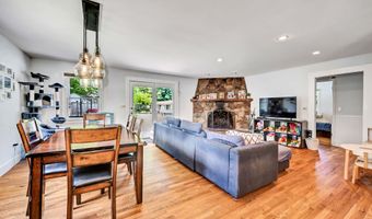 16 Cindy Ln, Bethel, CT 06801