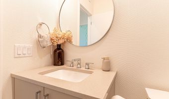5044 Hickory Pointe Woods SE, Ada, MI 49301