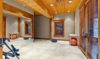 300 Eagle Point Dr, Albany, KY 42602