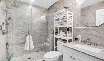 20 Regency Way, Manalapan, NJ 07726