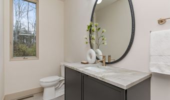 8830 NW 35th St, Ankeny, IA 50023