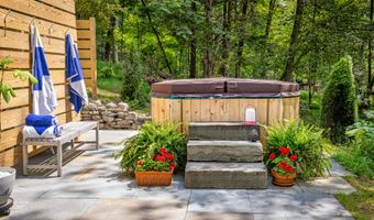 19 Bakertown Rd, Accord, NY 12404