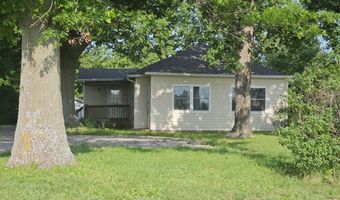 247 S 140th St, Girard, KS 66743