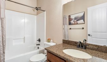 5236 SHADOW ROCK Dr, Cheyenne, WY 82009