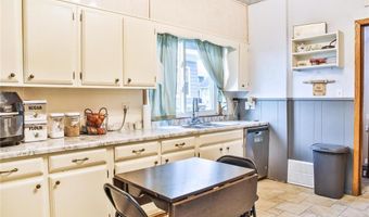 609 Oak Ln, Albert Lea, MN 56007