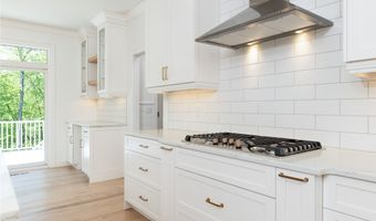 81 Nelson Dr, Burlington, CT 06013
