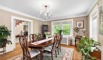 121 Commonwealth Ave, Warwick, RI 02886