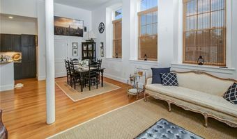 32 Carey Street St, Newport, RI 02840