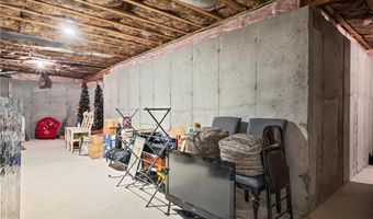 121 Stillwater Rd, Smithfield, RI 02917