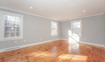 240 Oak St, Centerville, MA 02632